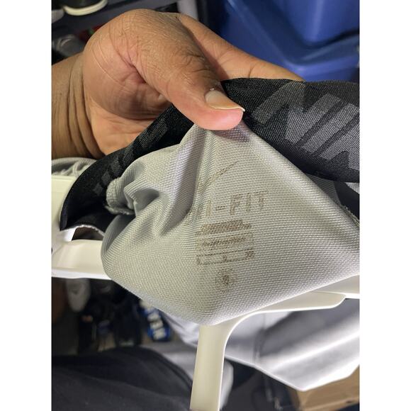 Size S- Nike Gray Men’s Dri-Fit Athletic Shorts Inseam - Picture 3 of 4